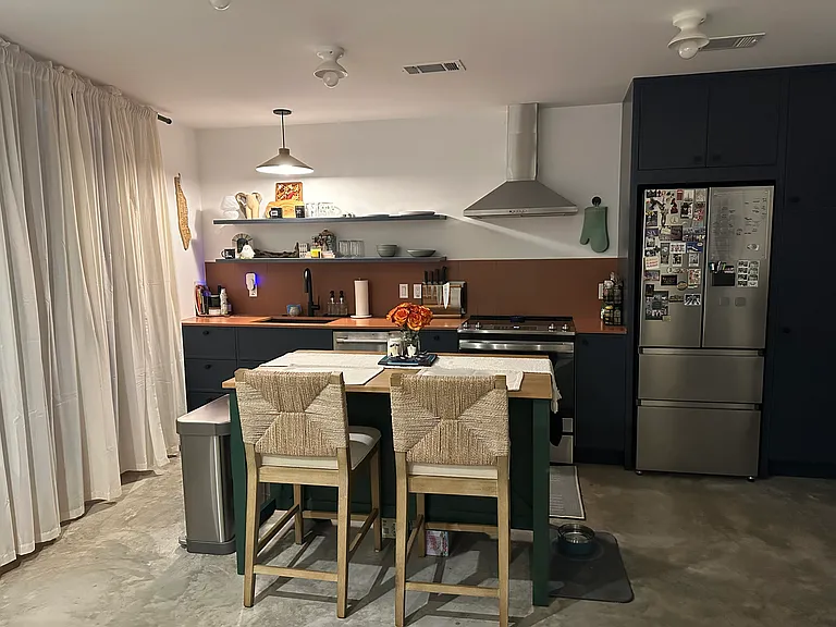 2403 Wilson St — Photo 31