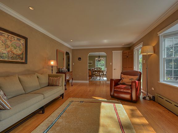 4th image of 11 Lakeside Dr