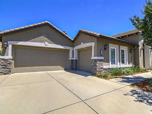 2nd image of 1421 Terracina Dr