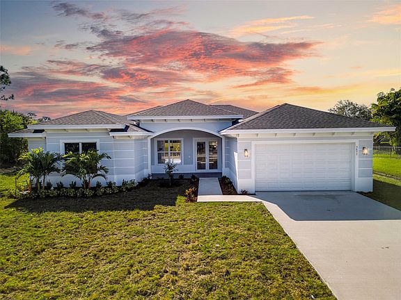 3rd image of 5857 NW Zenith Drive