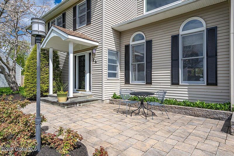 4th image of 24 Cayuga Court