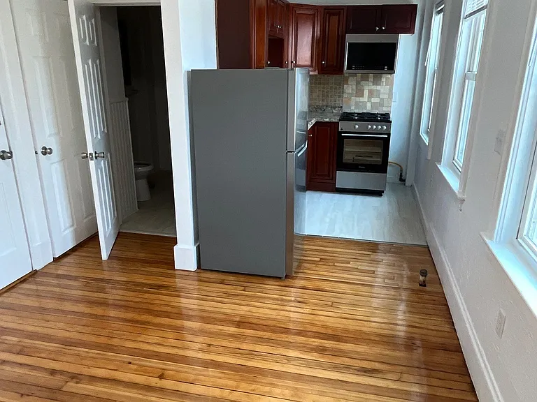 7 Main St #10 — Photo 2
