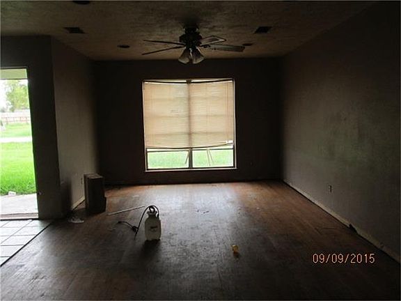 5th image of 10818 Gloria Dr
