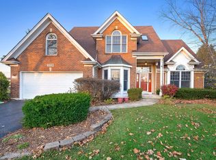 26W088 Houghton Ln, Winfield, IL 60190