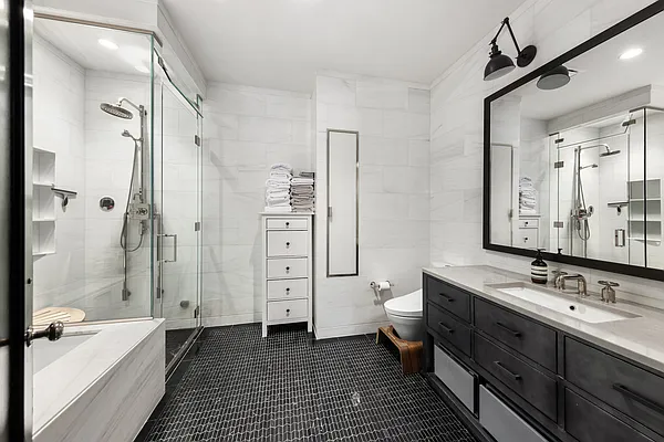 Rented by Compass | media 22