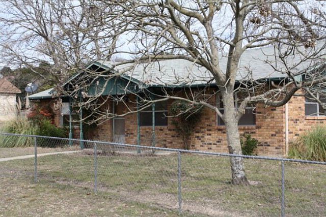 1st image of 303 Earl Dr