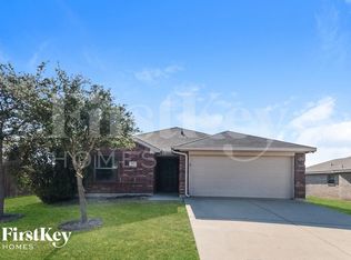 910 Abigale Ln, Dallas, TX 75253