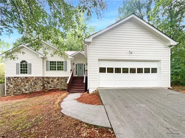 3458 Natalie Ct, Loganville, GA 30052