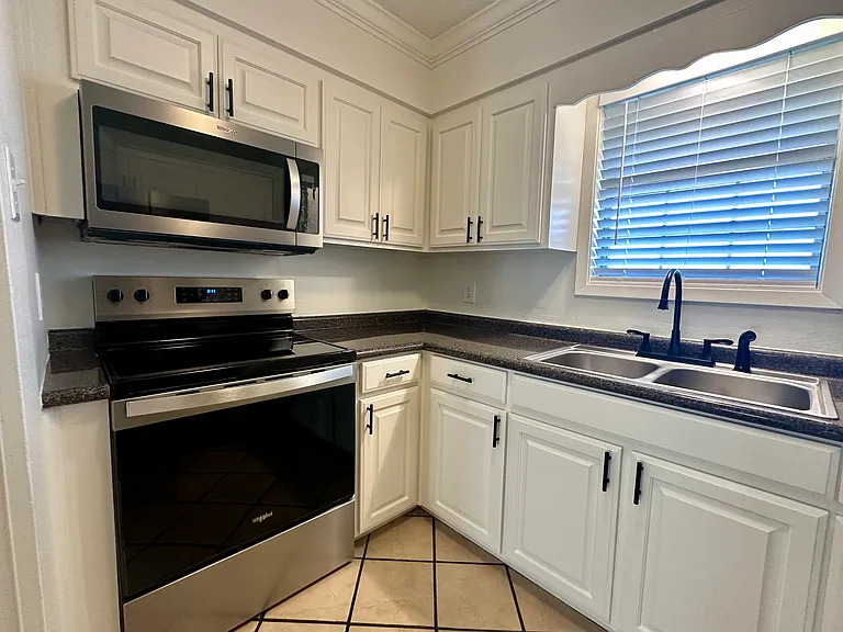 301 Laura Wilkes Rd — Photo 10