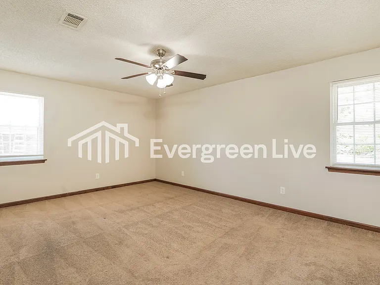 4209 Cap Chat St — Photo 8
