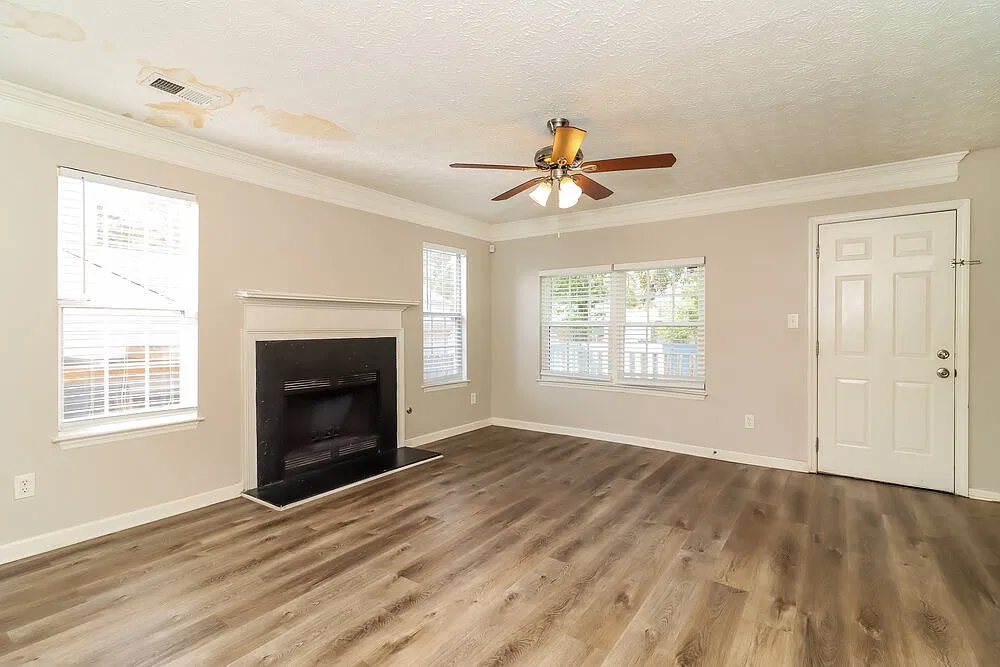4 bed, 2.5 bath, 1856 sqft, $2,155 — Photo 4