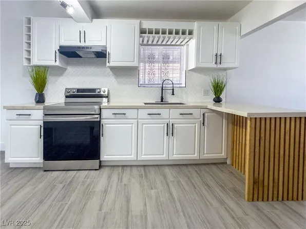 1608 E McDonald Ave, North Las Vegas, NV 89030