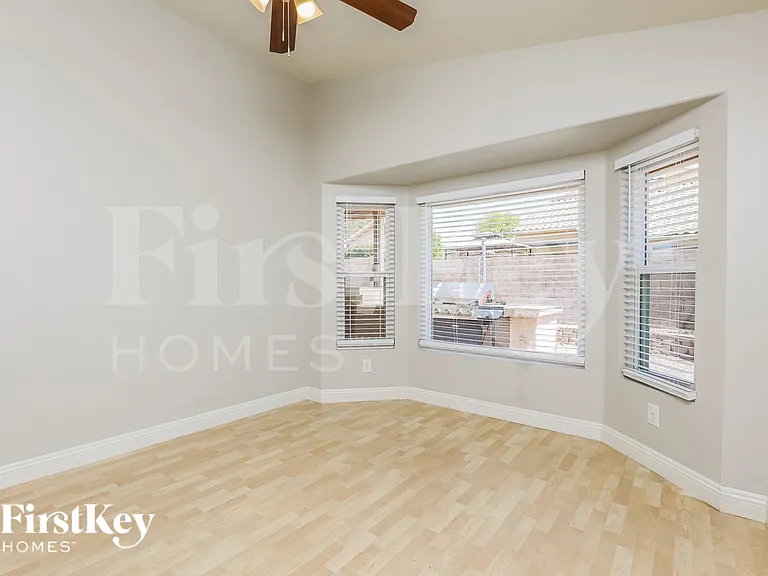4116 E Tanglewood Dr — Photo 5