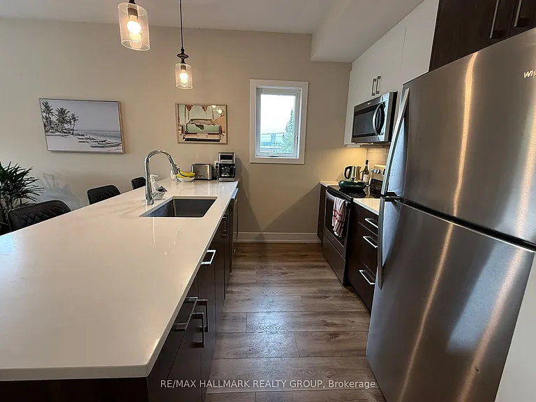 696 Roosevelt Ave #3 — Photo 5
