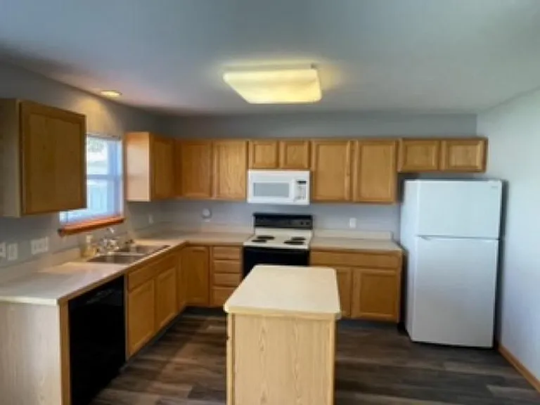 5307 Chaucer Dr — Photo 13