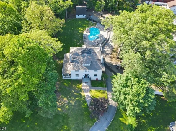 210 Pompton Ave, Pompton Lakes Boro, NJ 07442