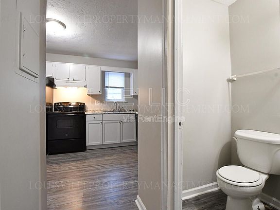 3rd image of 3216 Hikes Ln
