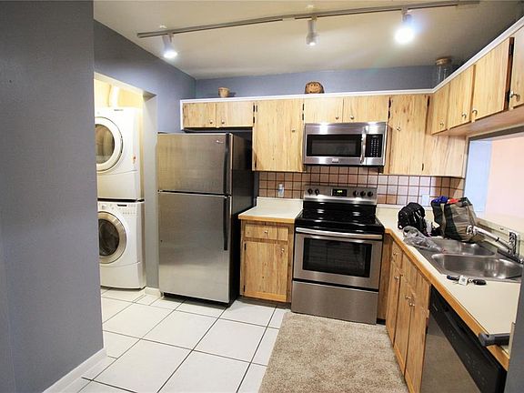 3rd image of 5208 VIA HACIENDA CIRCLE #A201