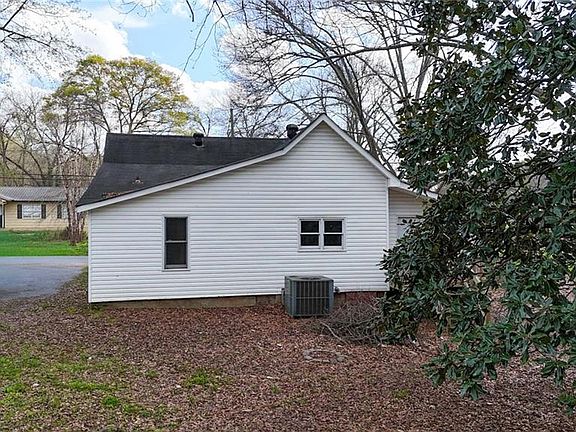 5th image of 806 Fairview Rd