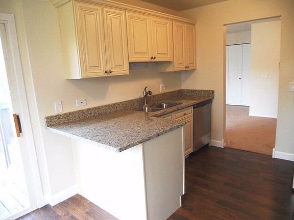 3rd image of 226 Brookston Dr Unit D2