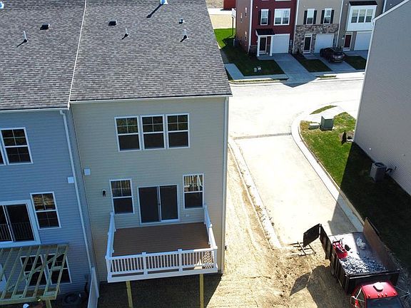 2nd image of 122 Metcalf Ln