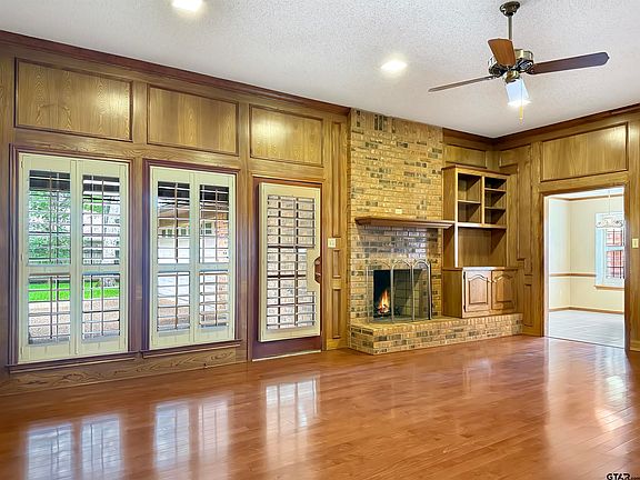 3rd image of 5904 Stoneleigh Dr