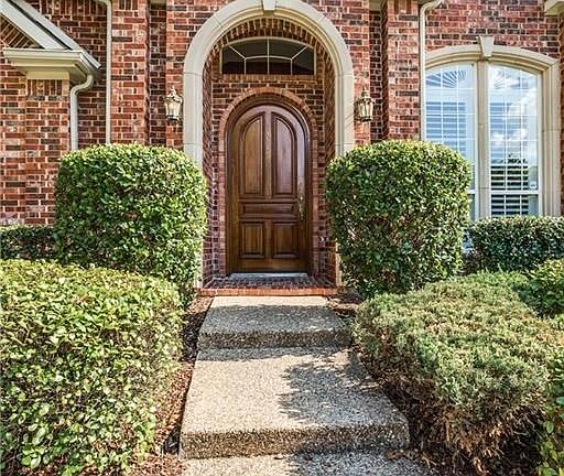 4th image of 4925 Carnegie Dr