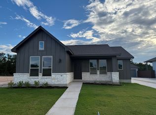 412 Treadwell Ln, Kyle, TX 78640