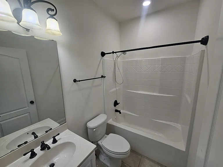 212 Medford Dr — Photo 23