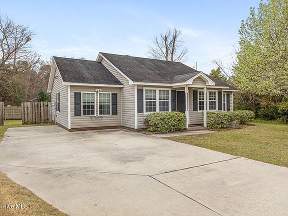 3rd image of 4600 Weybridge Lane