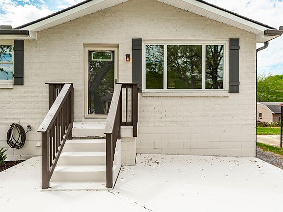 4th image of 709 Perry Dr