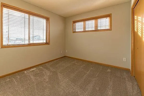 Building Photo - 8658 Tessman Cir N