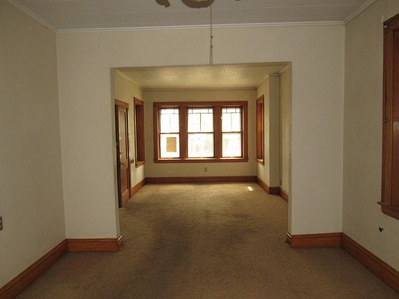 4th image of 2230 N Laramie Ave