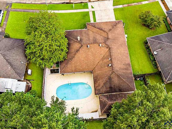 3rd image of 406 Summerfield Dr