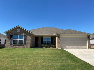 1708 S 14th St, Broken Arrow, OK 74012
