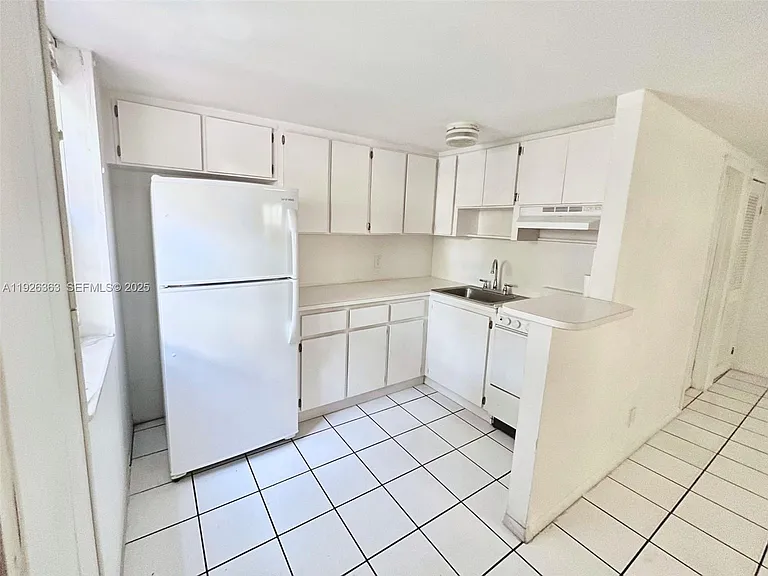 227 Phoenetia Ave #3 — Photo 7