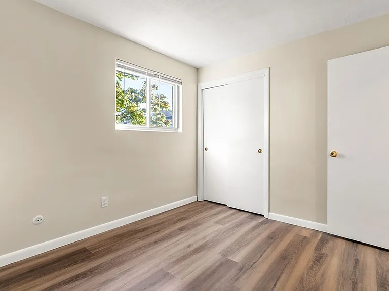 87 Cedar St #5 — Photo 10