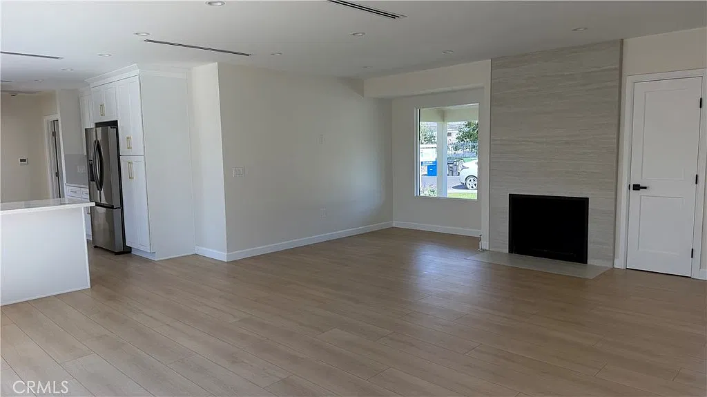 4 bed, 1665 sqft, $4,900 — Photo 4