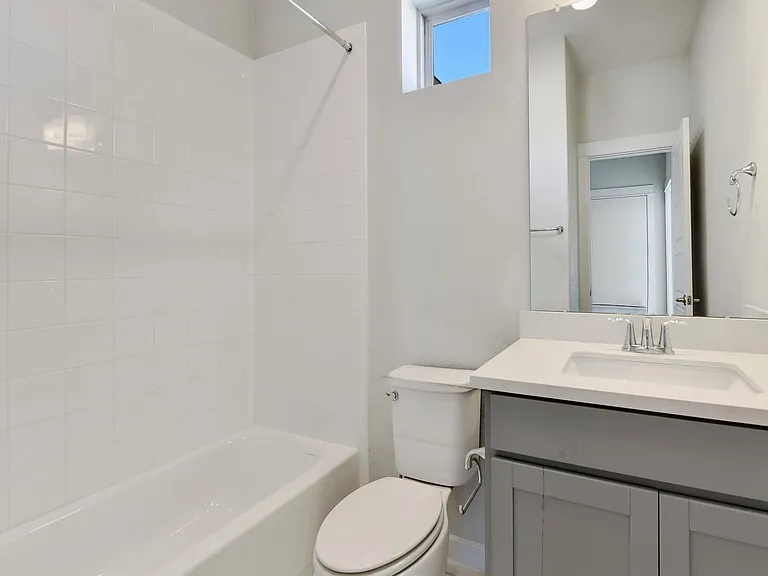 4622 Vaughan St — Photo 15