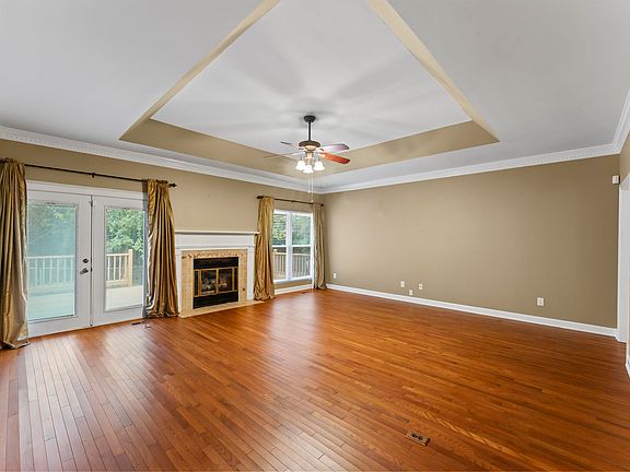 5th image of 533 Paige Dr