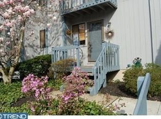 35 Harwood Ln, Clementon, NJ 08021