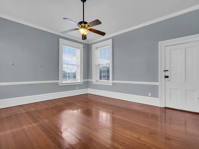 112 E Harris St — Photo 27