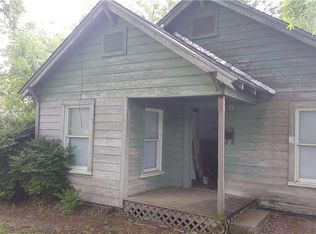 904 N 12th St, Honey Grove, TX 75446