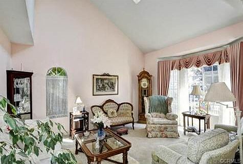 4th image of 2215 Marshallfield Ln #A