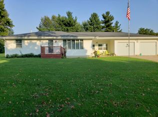 1120 1st Ave, Center Point, IA 52213