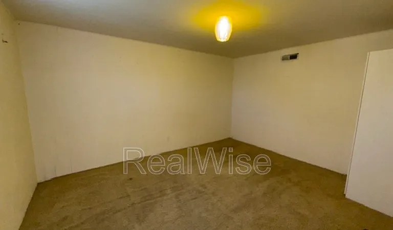 837 SE Blakeley Ave — Photo 38