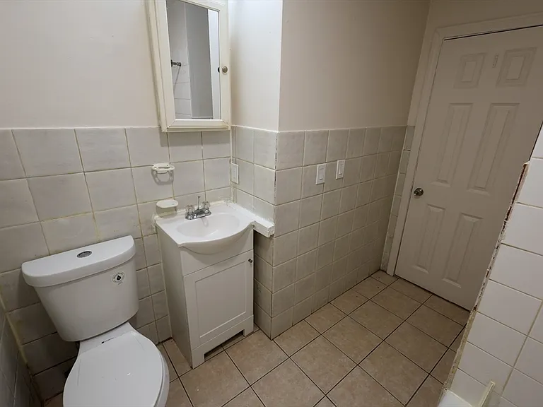 1 Kenilworth St #2 — Photo 8