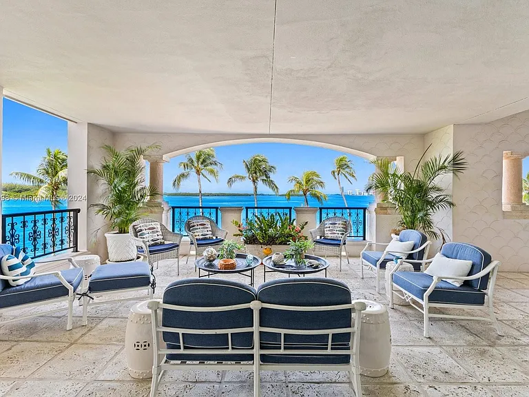 5221 Fisher Island Dr #5221 — Photo 4