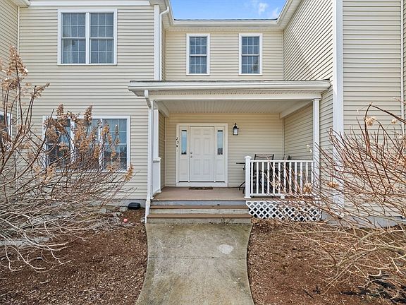 2nd image of 25 Ashworth Dr #B