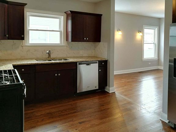 4th image of 1437 S 18th Ave
